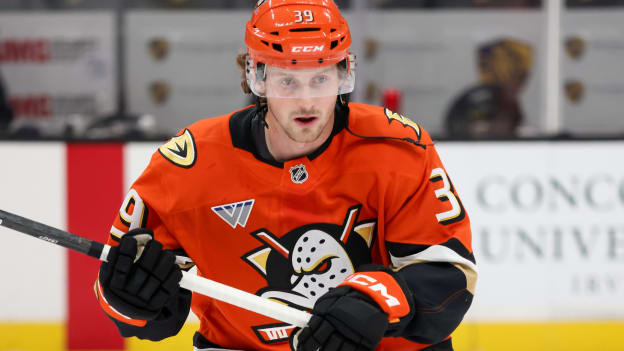 20250921_Kings_Ducks_Vasquez_0111