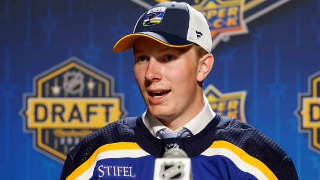 Blues sign Stenberg to 3-year entry-level contract