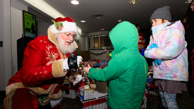 20251224_ALUMNI_TOY_DRIVE_FLA7323AB