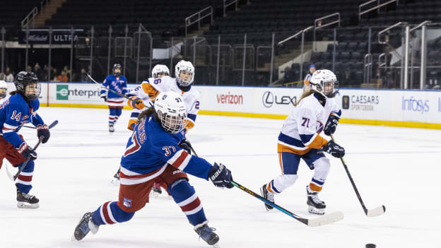Jr. Rangers Girls vs Jr. Islanders @ MSG