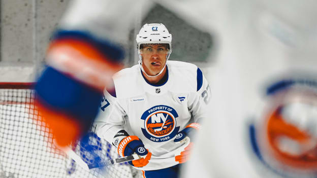 20250919_NYI_TRAININGCAMP_JOHNSTON-13