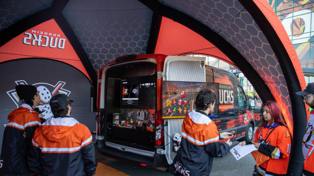 38138308_ducks_11_28_29_Ducks_Gaming_Lounge-8_jpg_Bella_Garcia_20251201_050425