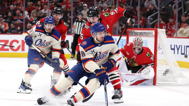 Edmonton Oilers v Chicago Blackhawks