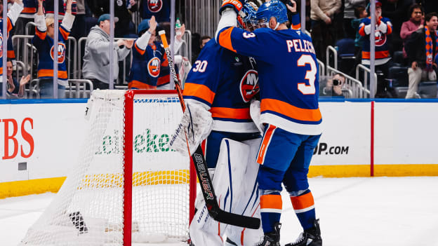 20260322_NYI_CBJ_Mooney_goaliehugs-1