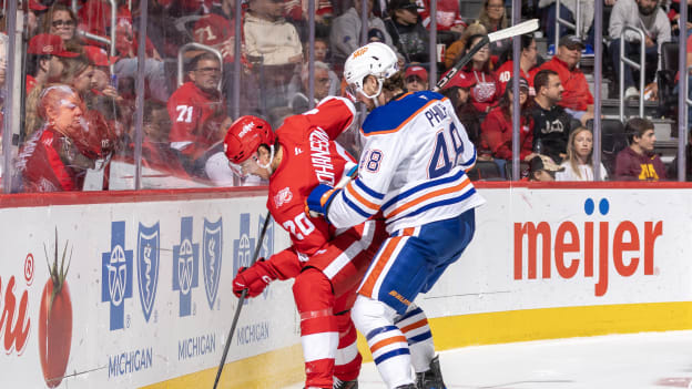 Edmonton Oilers v Detroit Red Wings