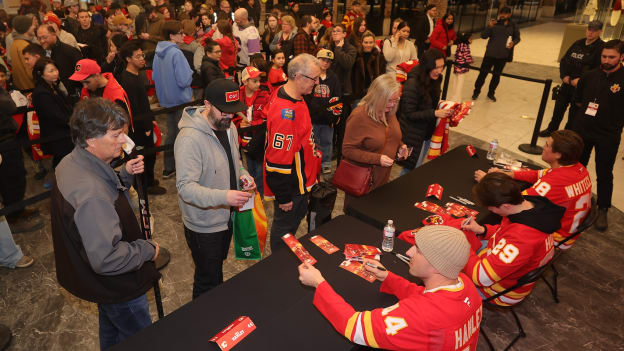 20260223_Flames Autograph Session_ 0028 DM