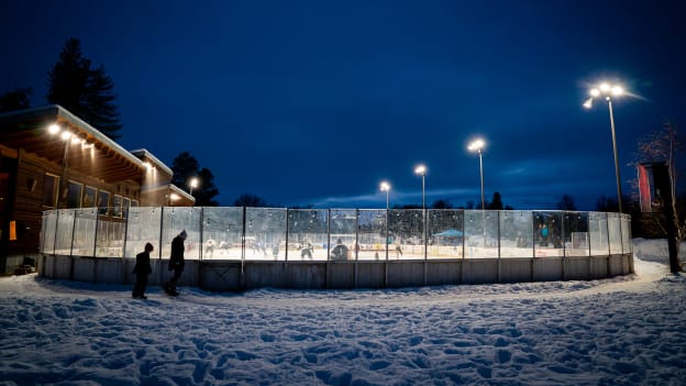 Outdoor Hockey in Winthrop, Washington