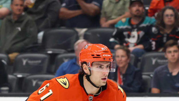 20250929_Sharks_Ducks_Robinson_0594