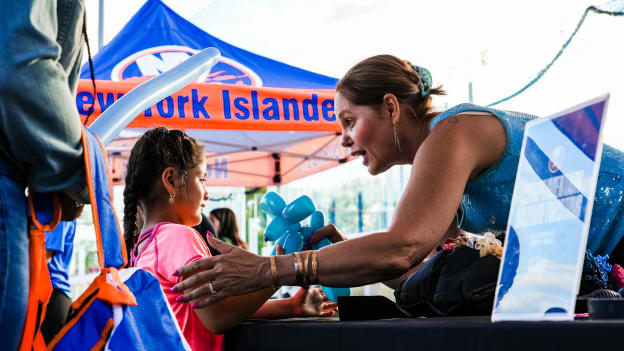 20250827_BackpackDistribution-24