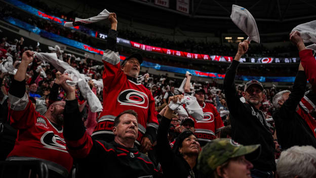 17_250422_CARvsNJD_RD1_GM2_JL105824