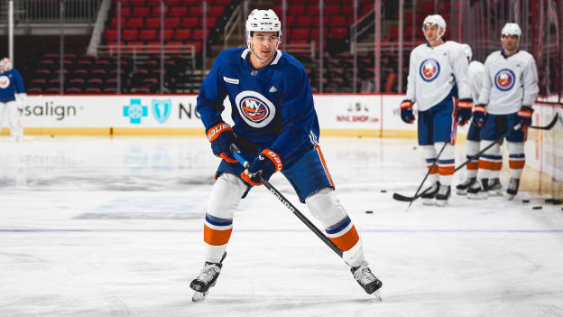 PHOTOS: Islanders Practice Nov. 29, 2023