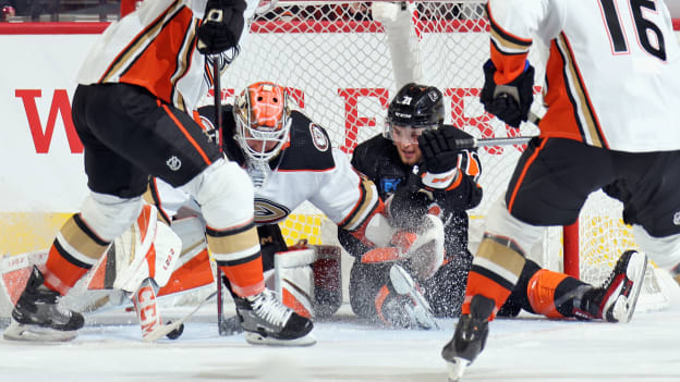 18299653_Anaheim_Ducks_v_Philadelphia_Flyers_Andrew_Taylor_(Greenfly)_20231029_144208