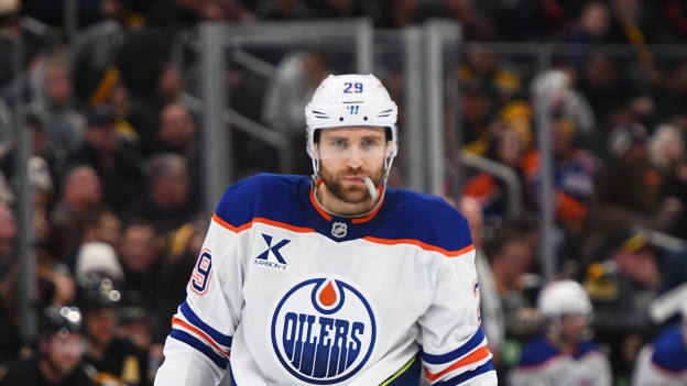 Edmonton Oilers v Boston Bruins
