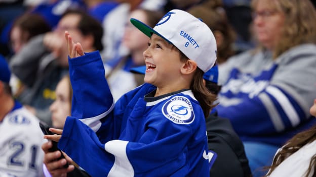 251116TBLvVAN_MilitaryAppreciation722cbl