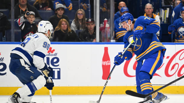 18057432_Tampa_Bay_Lightning_v_Buffalo_Sabres_Andrew_Taylor_(Greenfly)_20231018_012245