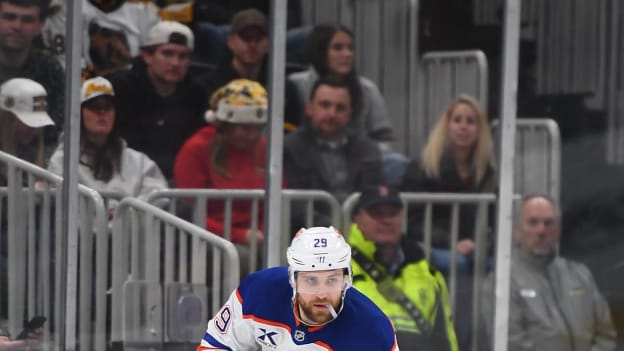 Edmonton Oilers v Boston Bruins
