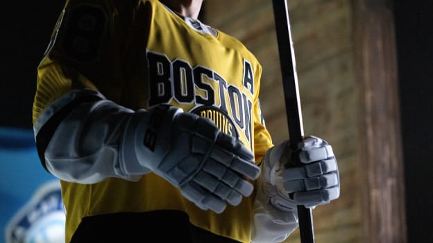 2025_12_03_NHL_StadiumSeries_Bruins_Player_549