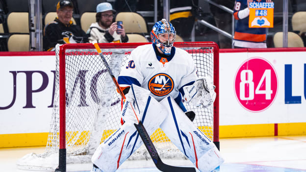 20251009_NYI_PIT_AWAY_WARMUPS-8