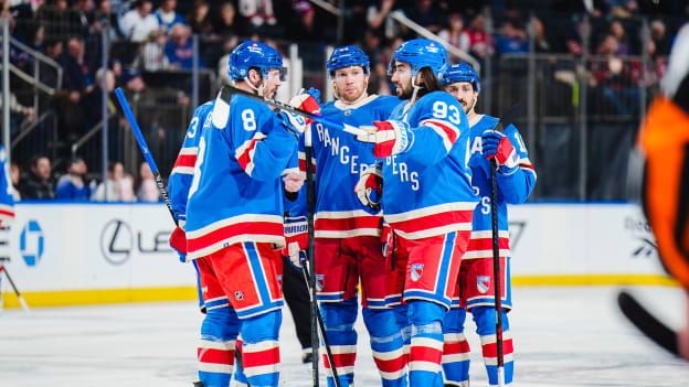 Carolina Hurricanes v New York Rangers