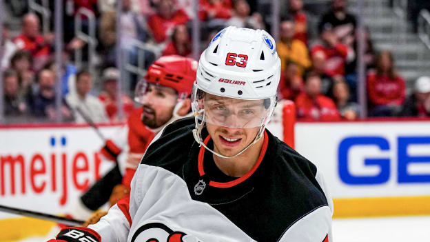 24EB3899-E899-48FD-8FD9-289B40139A74