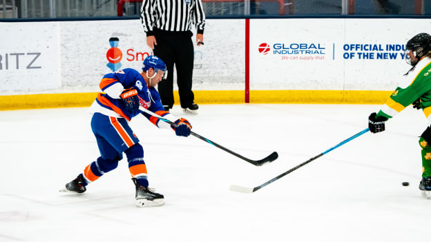 20251115_WarriorHockey_NHIC-13