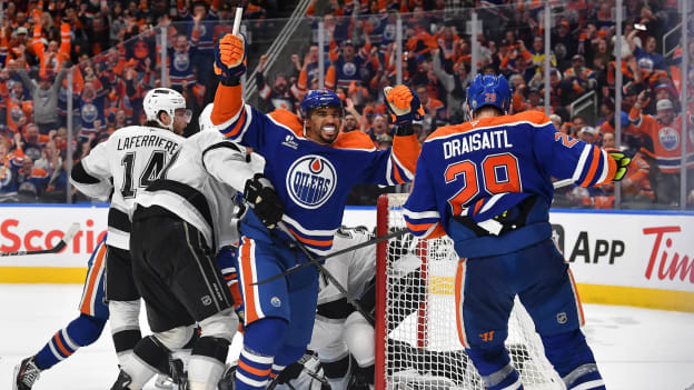 776312032_AD064_Kings_v_Oilers