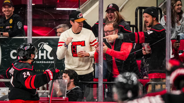 260106_DALvsCAR_Favorites_JL108238