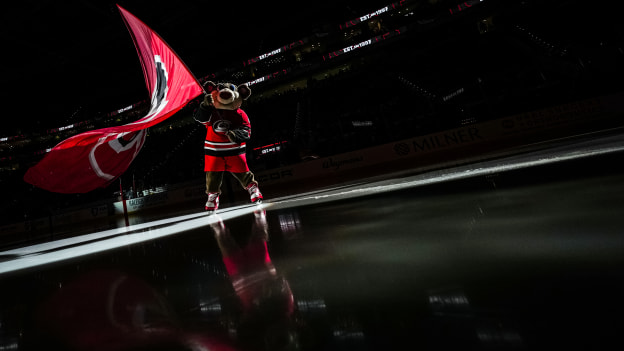 251115_EDMvsCAR_Favorites_JL203378