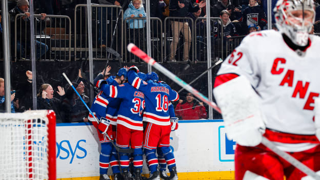 Carolina Hurricanes v New York Rangers