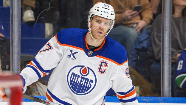 Montreal Canadiens v Vancouver Canucks