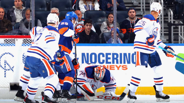 Edmonton Oilers v New York Islanders