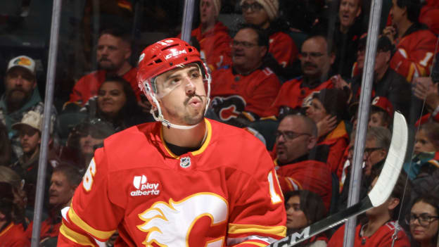 20251107_CGY_vs_CHI_FLA0135_GT