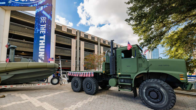 251116TBLvVAN_MilitaryAppreciation046cbl