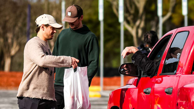 251125_Community_Marketing_Turkey_Distribution_JL104023