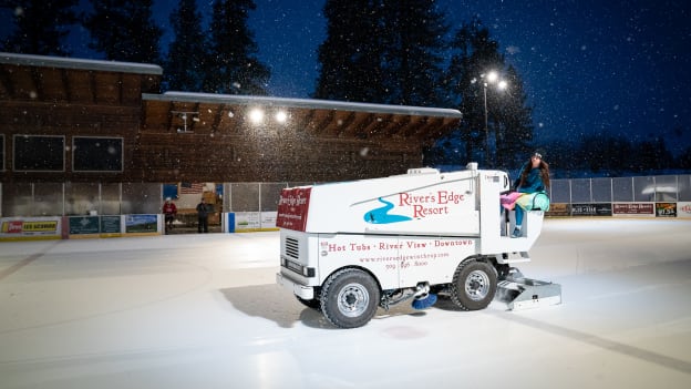 Outdoor Hockey in Winthrop, Washington