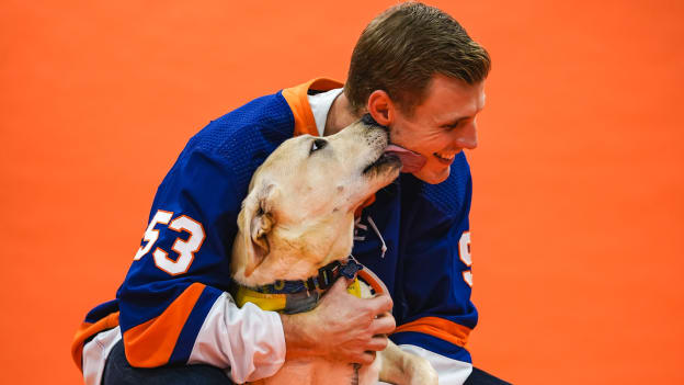 PHOTOS: Islanders 2021-22 Puppy Calendar Shoot