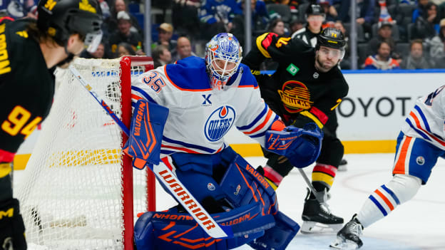 Edmonton Oilers v Vancouver Canucks