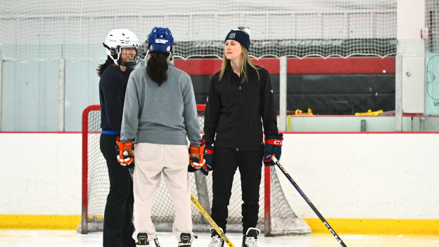 Ohio.GirlsHockeySkate.2