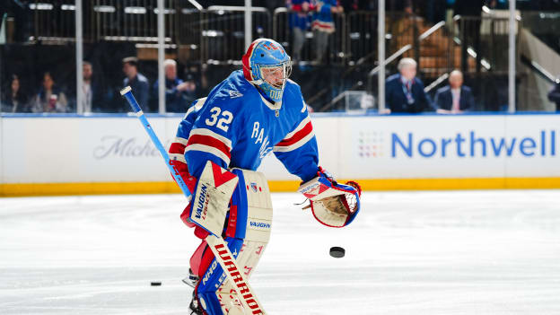 Boston Bruins v New York Rangers