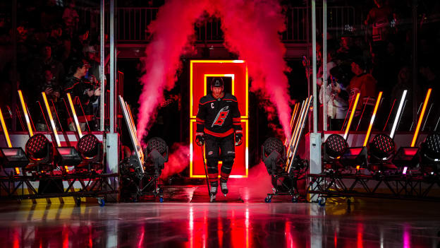 251009_NJDvsCAR_JL106344