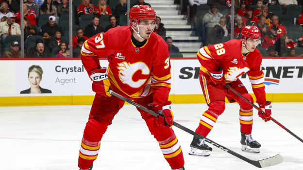 20251107_CGY_vs_CHI_FLA0237_GT