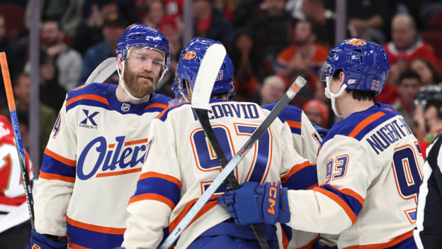 Edmonton Oilers v Chicago Blackhawks