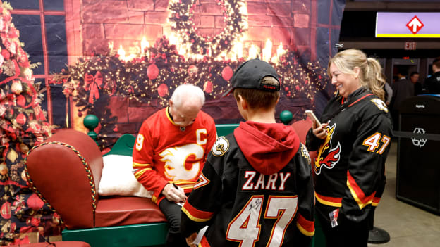 20251206_CGY_vs_UTA_FLA0249_JP