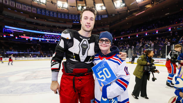 MF_NYR_040826_MF1_5246