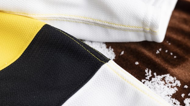 2025_11_19_NHL_StadiumSeries_Bruins_Product_001163