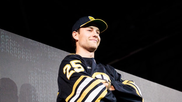 09-16-2023_DLE_Bruins Fashion Show39