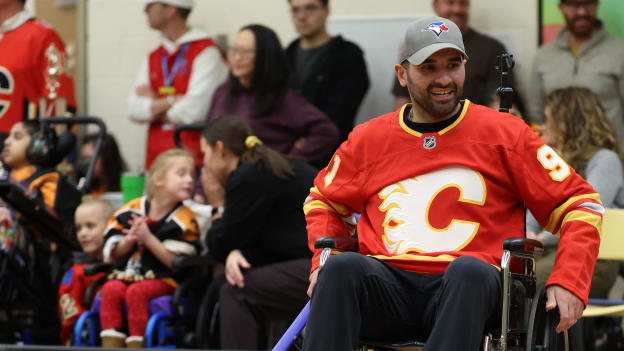 20251121_Floor Hockey_013_ DM
