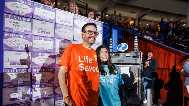 251123TBLvsPHI_HockeyFightsCancer335cbl