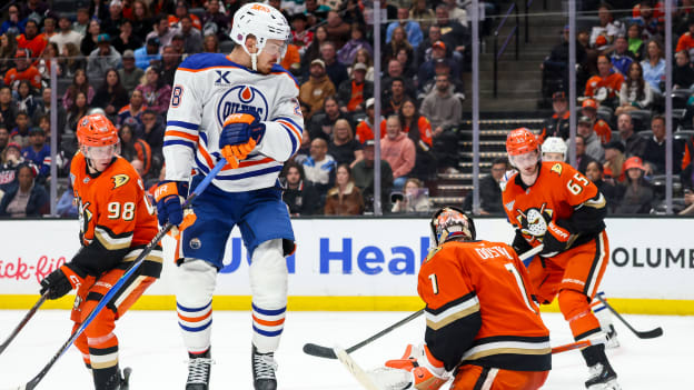 Edmonton Oilers v Anaheim Ducks