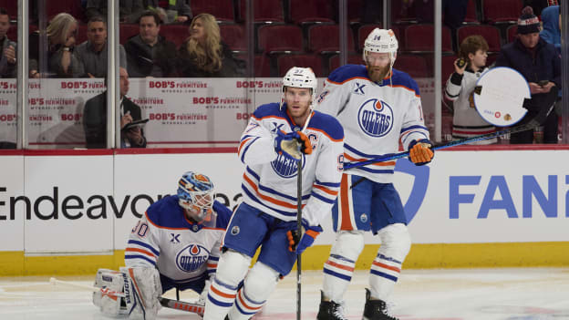 Edmonton Oilers v Chicago Blackhawks
